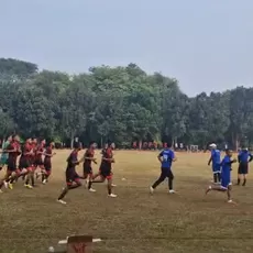Tim sepak bola NTT fokus menjalani latihan sebelum berkompetisi di PON XXI Aceh-Sumut.